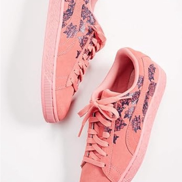 PUMA Women's Suede TOL Graphic
4.4
1 ratings - Picture 4 of 7